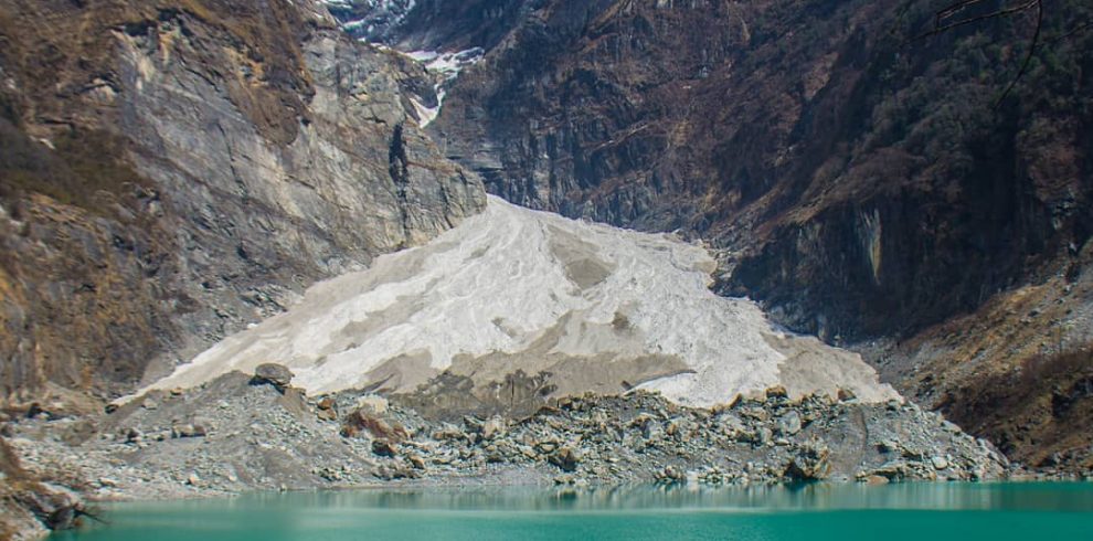 Kapuche Lake helicopter tour