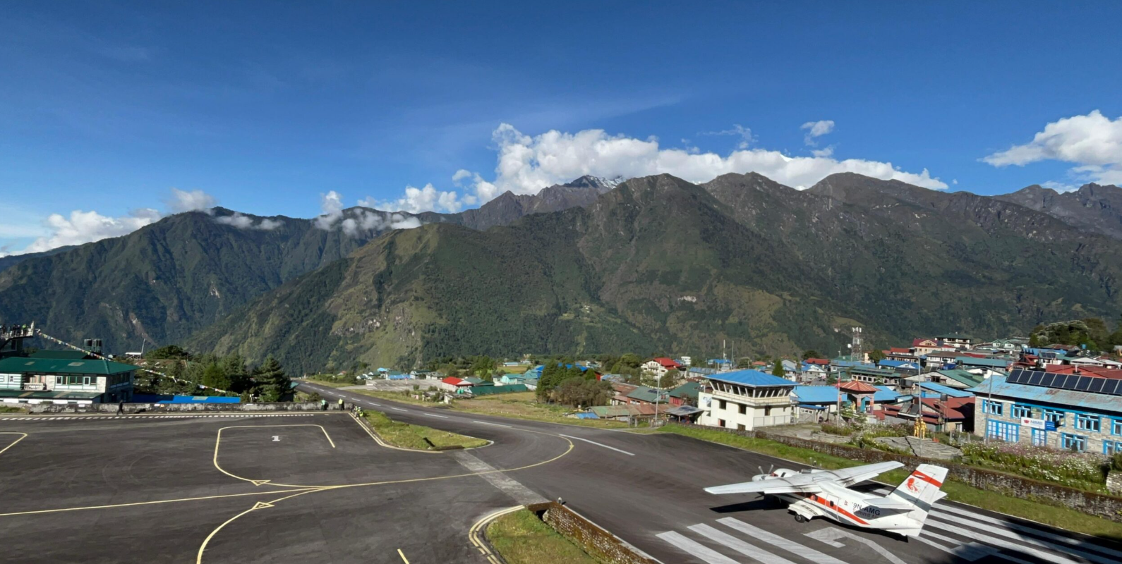 Complete Guide to Hiring a Porter in Lukla – Cost, Benefits & Best Time to Trek